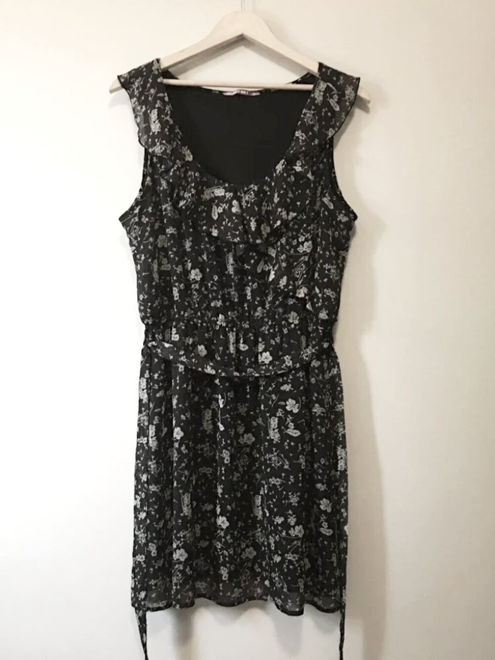 VTG 90s Smart Set Black & Grey Floral Dress Ruffle Collar Belted - S Whimsigoth